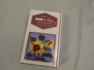 Latch hook kit box