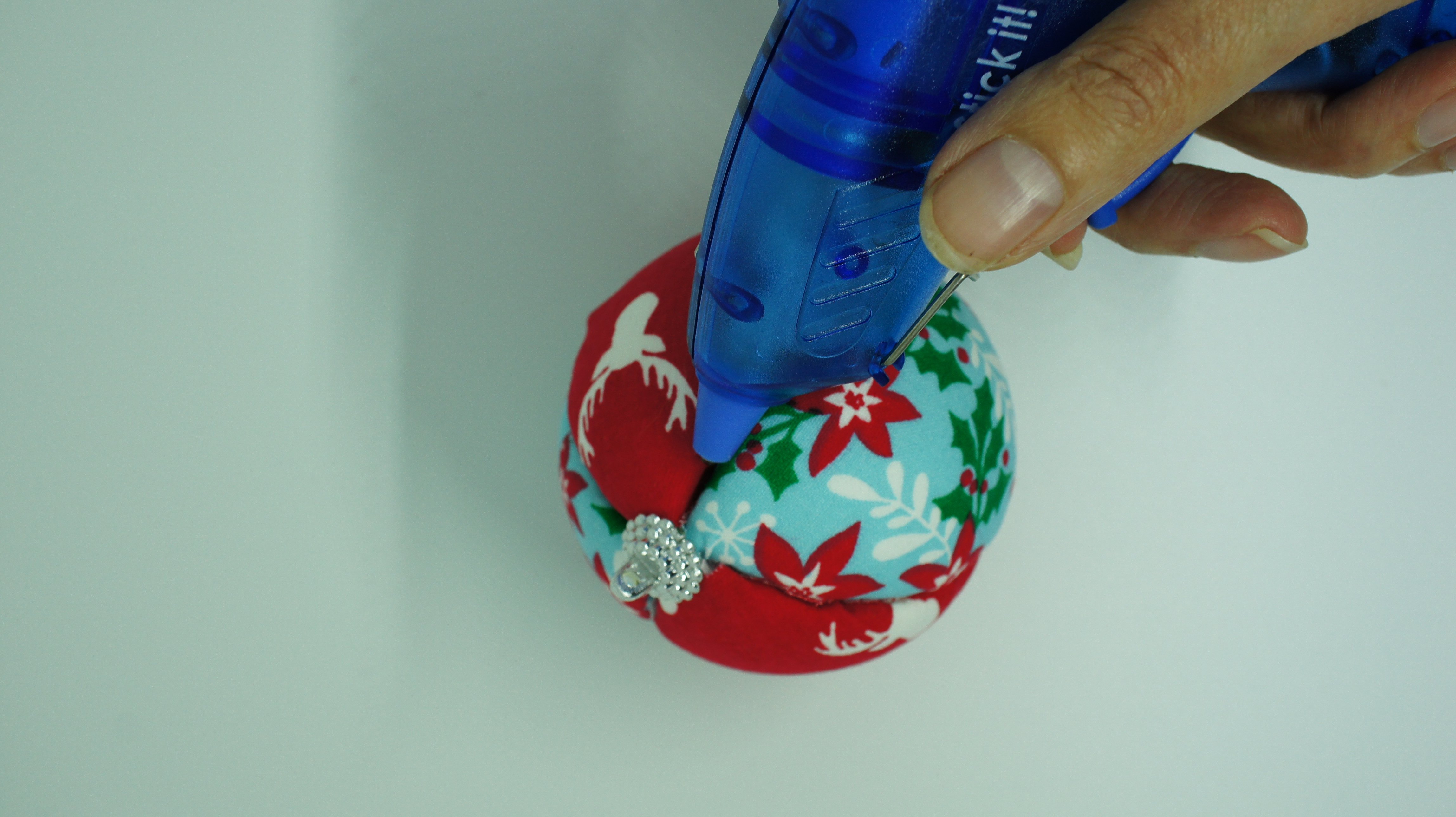 Christmas Fabric Ornament glue for ribbon
