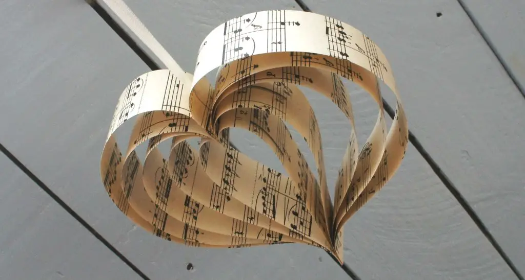 Music hanging heart