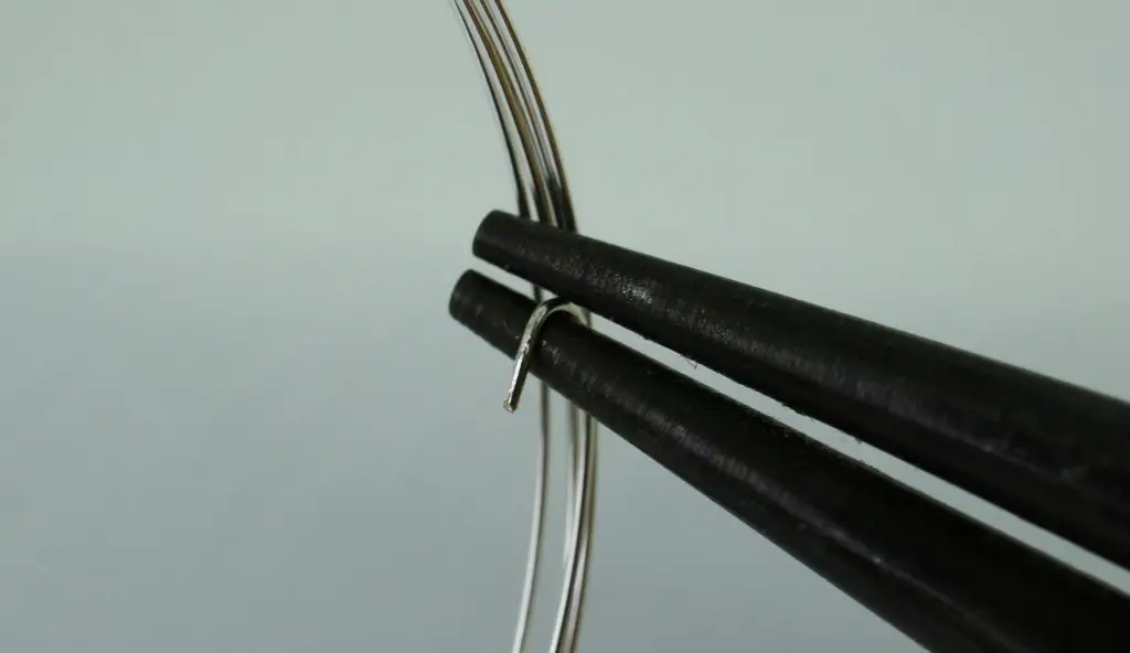 Turning bracelet wire