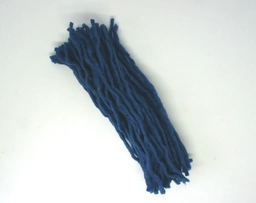 Yarn threads cut