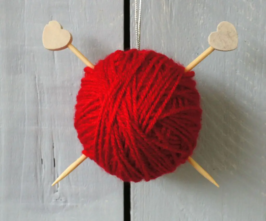 Red Xmas Yarn Decoration