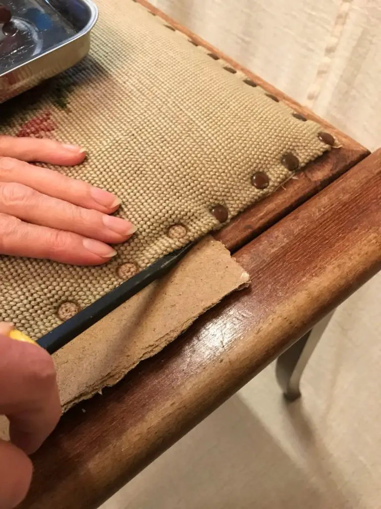 Removing upholstery pins
