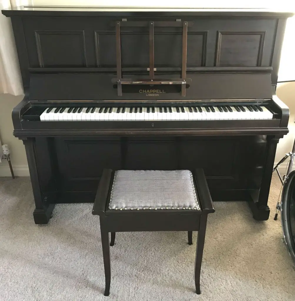 Completed piano stool makeover
