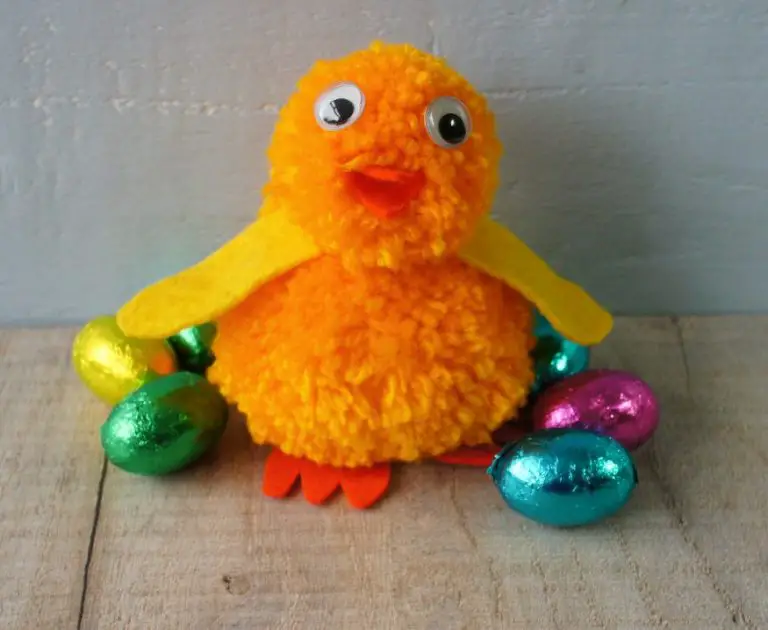 Easter Chick made from Pompoms
