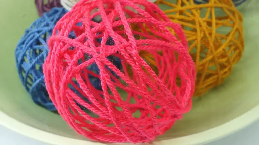 How to Make Yarn Ball Ornaments - Christine's Crafts easy to make