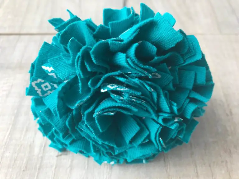 Upcycle an old t-shirt into Fabulous Fabric Flowers
