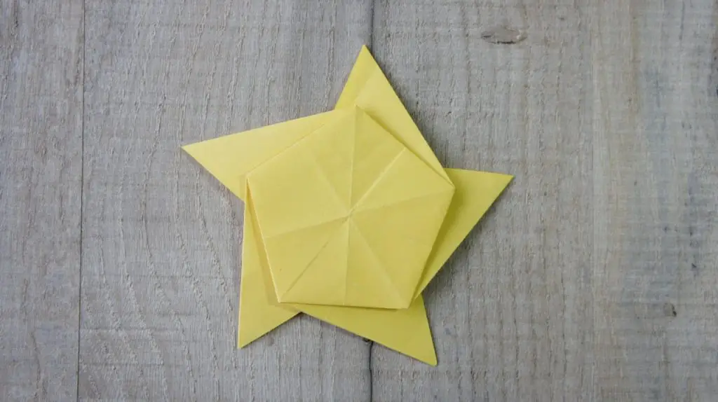 Front of star to fold