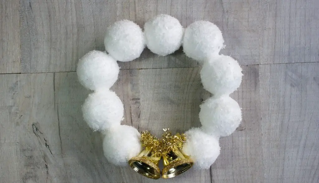 Snowball wreath