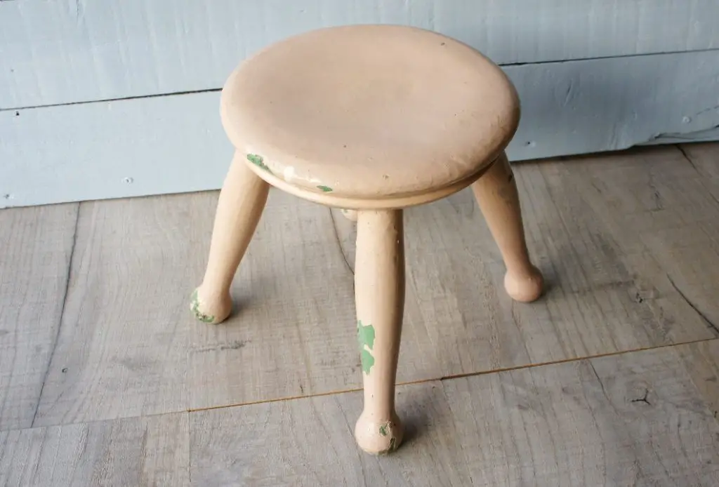 stool before painting 