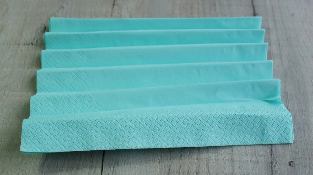 Concertina of tissue paper