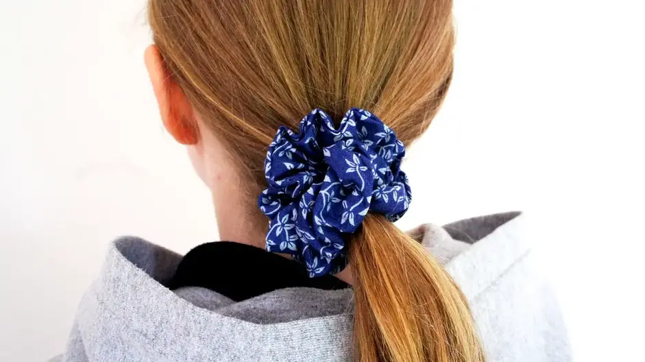 How to Make a Scrunchie with Wide Elastic - Easy with Nice Finish 