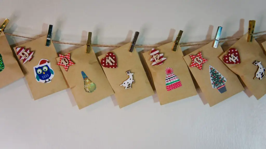 advent calendar envelopes hanging