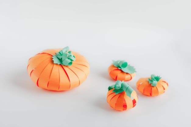 Halloween paper pumpkins