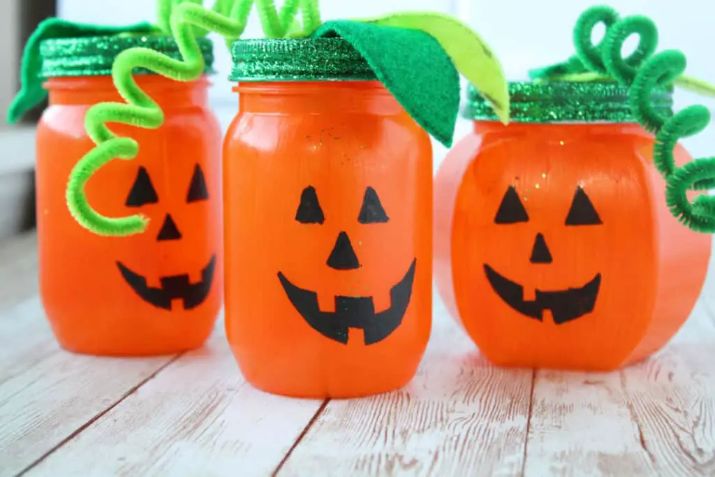 painted-pumpkin-mason-jars-