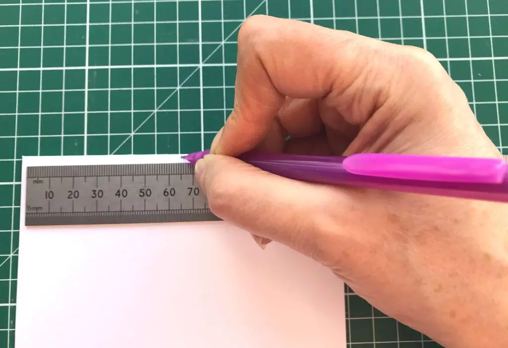 marking DIY card edge