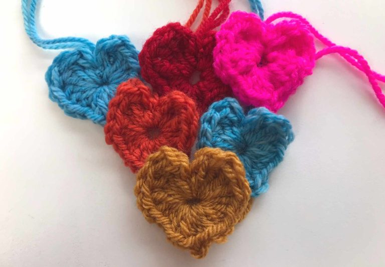 Small Crochet Hearts – Quick and Easy to Crochet, with free pattern